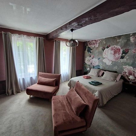 Escale Au Clos Saint Martin De Juillers Gites Et Chambres D'Hotes Buitenkant foto
