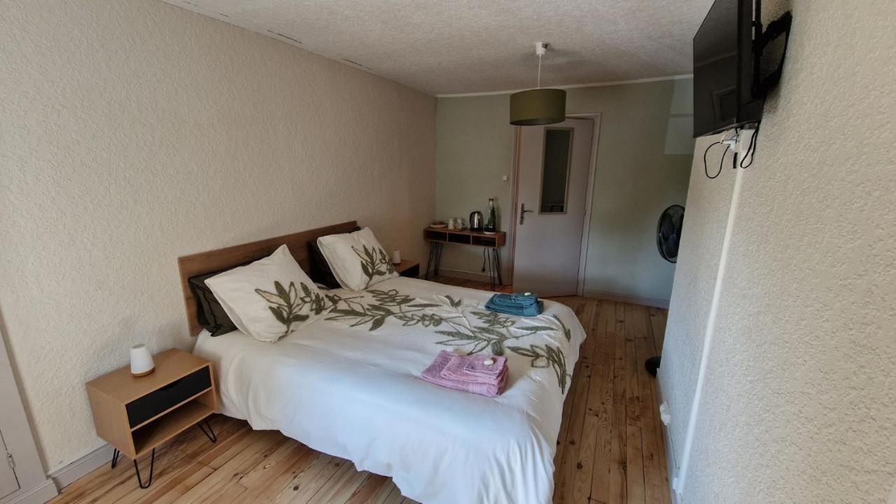 Escale Au Clos Saint Martin De Juillers Gites Et Chambres D'Hotes Buitenkant foto