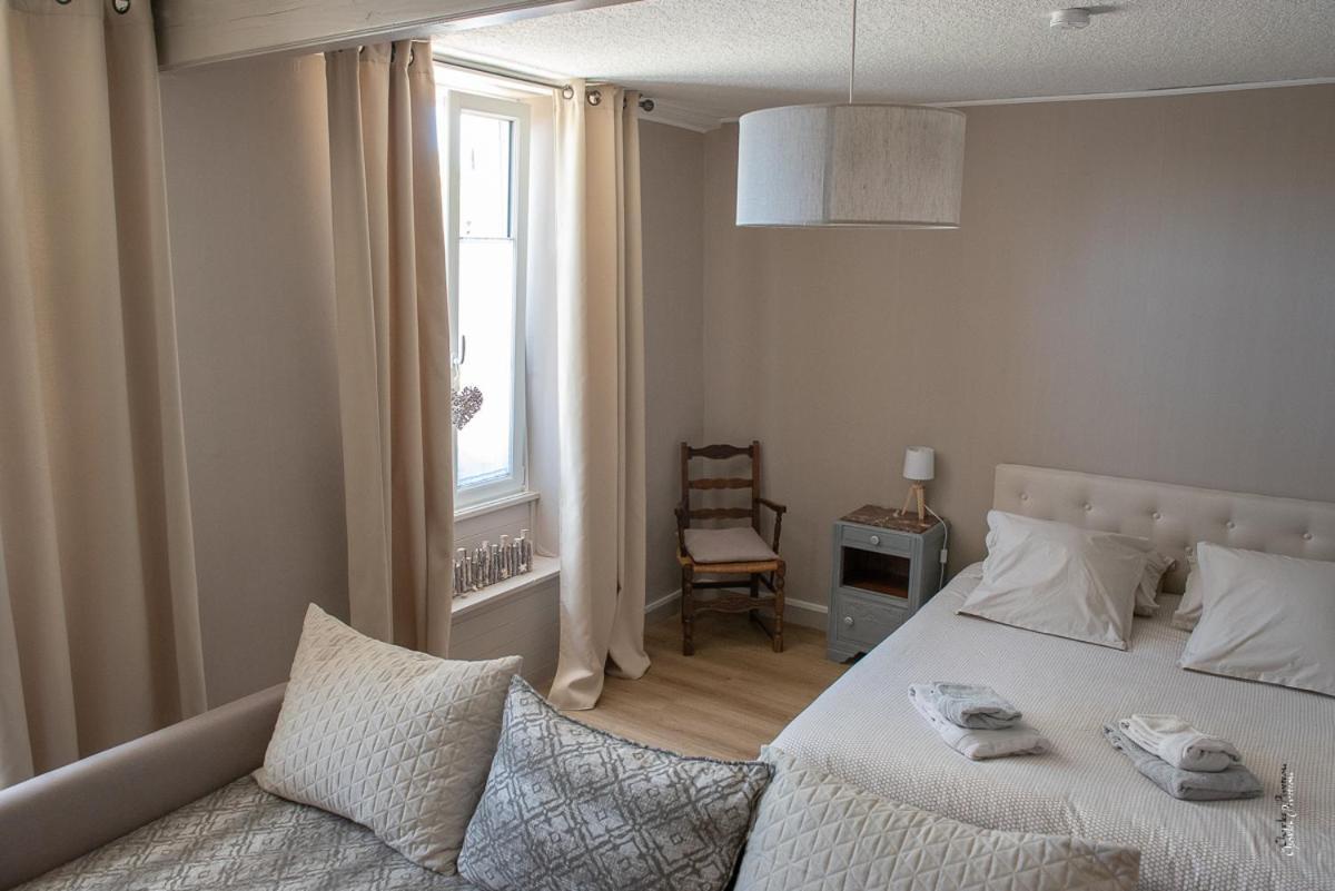 Escale Au Clos Saint Martin De Juillers Gites Et Chambres D'Hotes Buitenkant foto