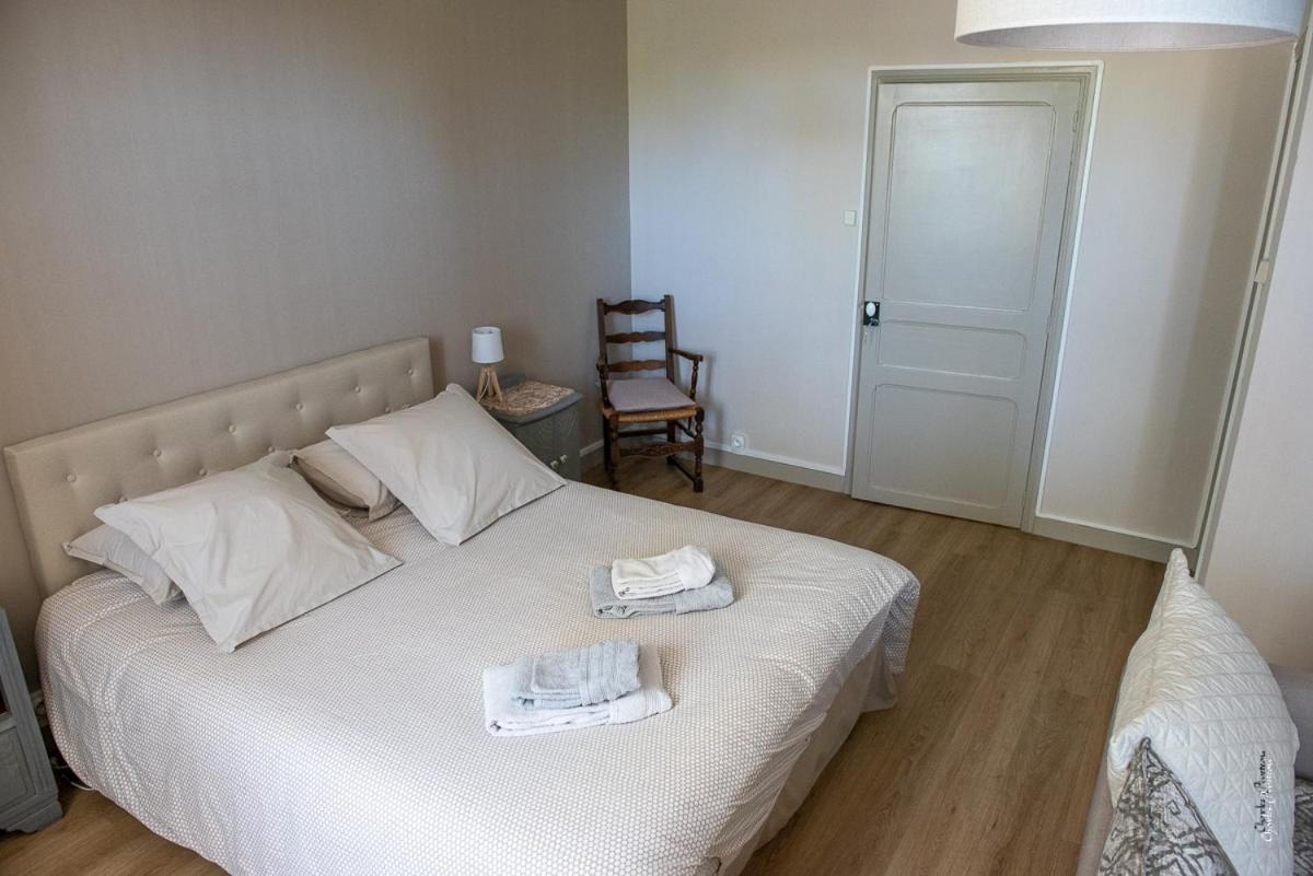 Escale Au Clos Saint Martin De Juillers Gites Et Chambres D'Hotes Buitenkant foto