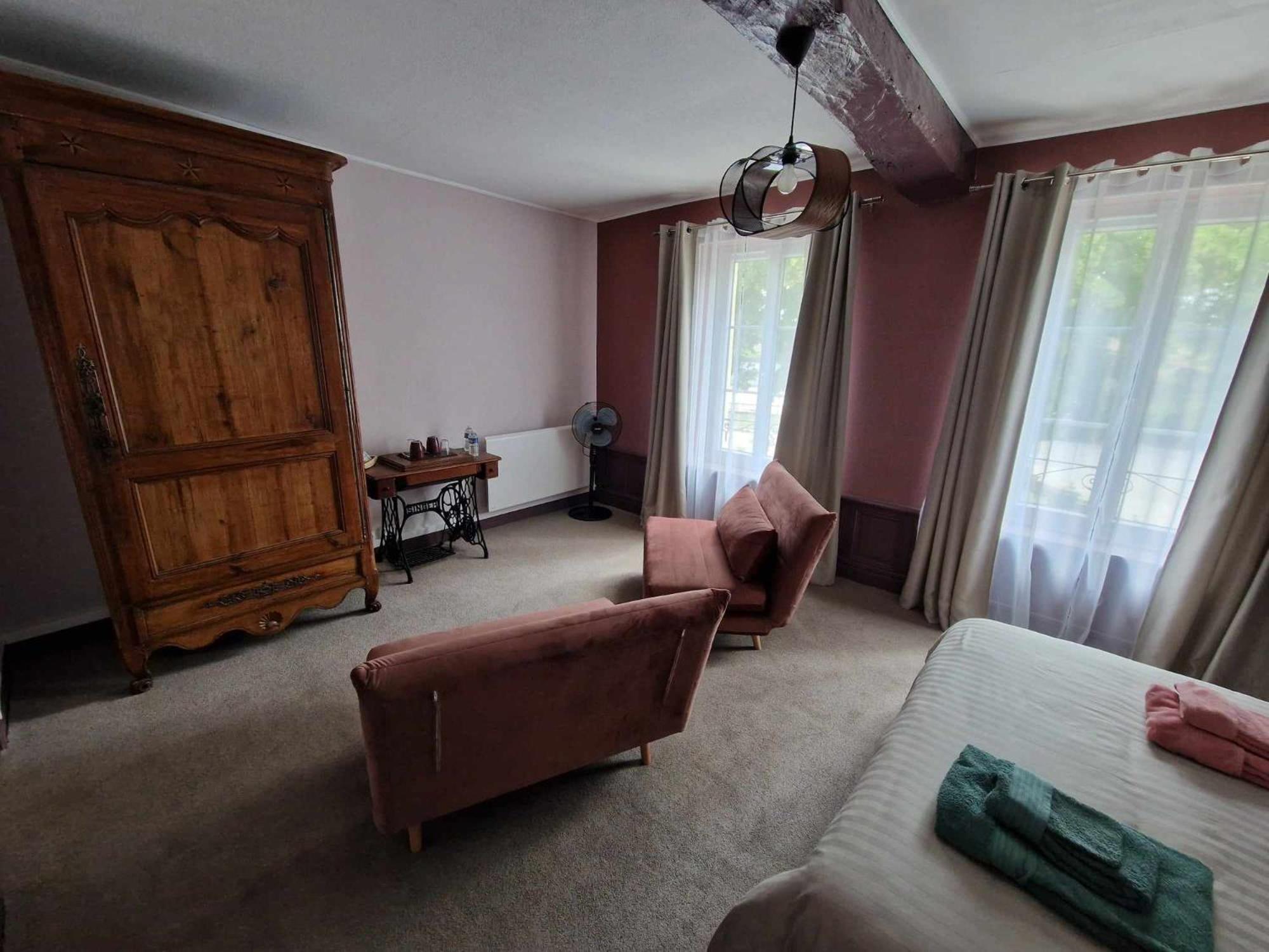 Escale Au Clos Saint Martin De Juillers Gites Et Chambres D'Hotes Buitenkant foto